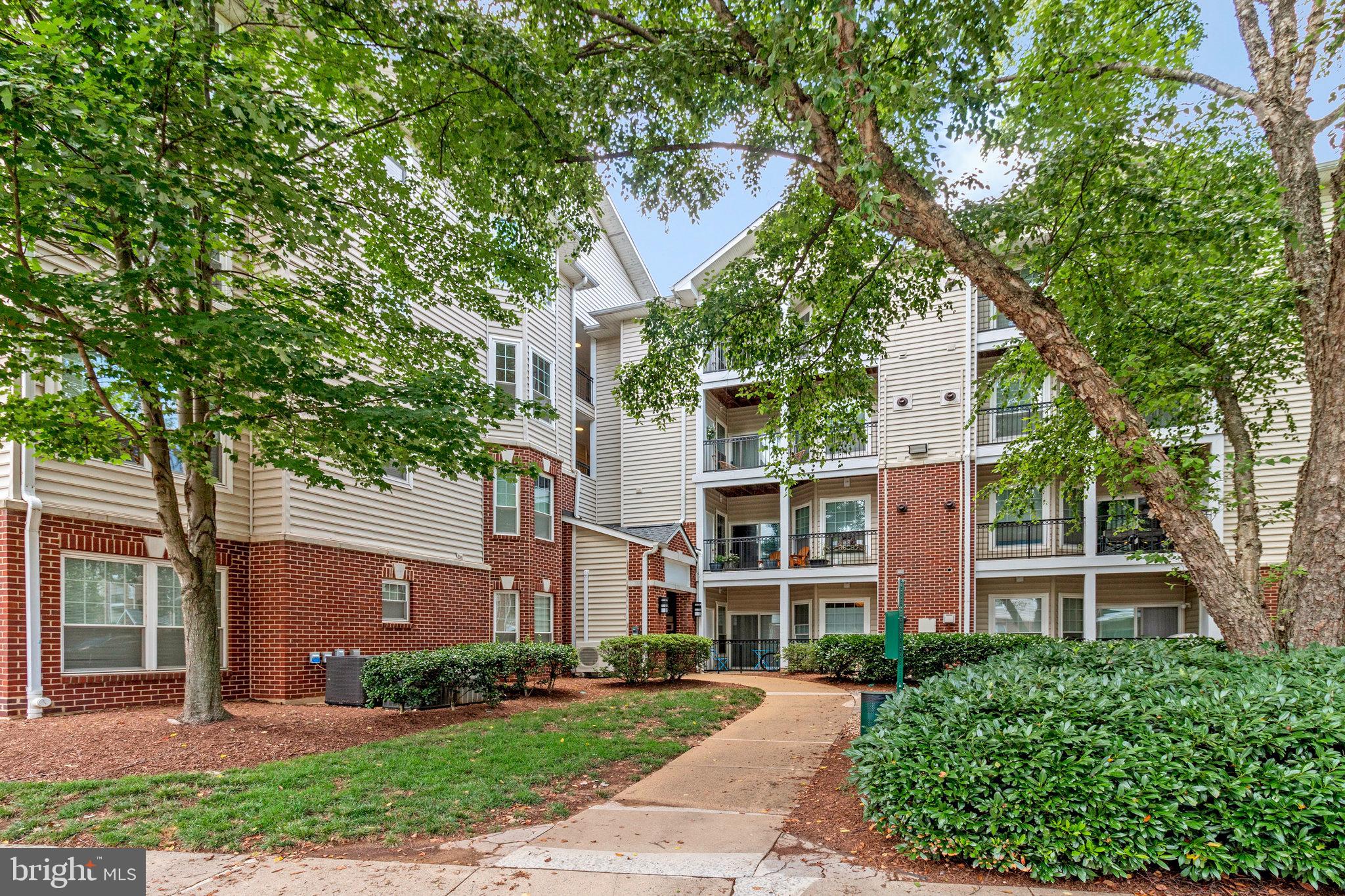1600 Spring Gate Dr., Unit 2202 McLean, VA 22102 - Photo 3 of 36