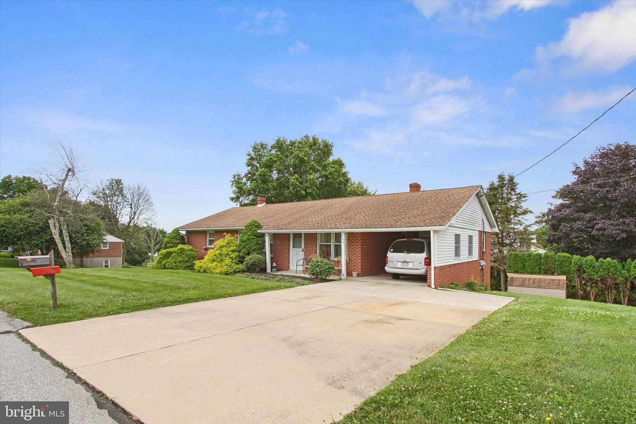206 Rutledge Road New Freedom, PA 17349 - Photo 2 of 26