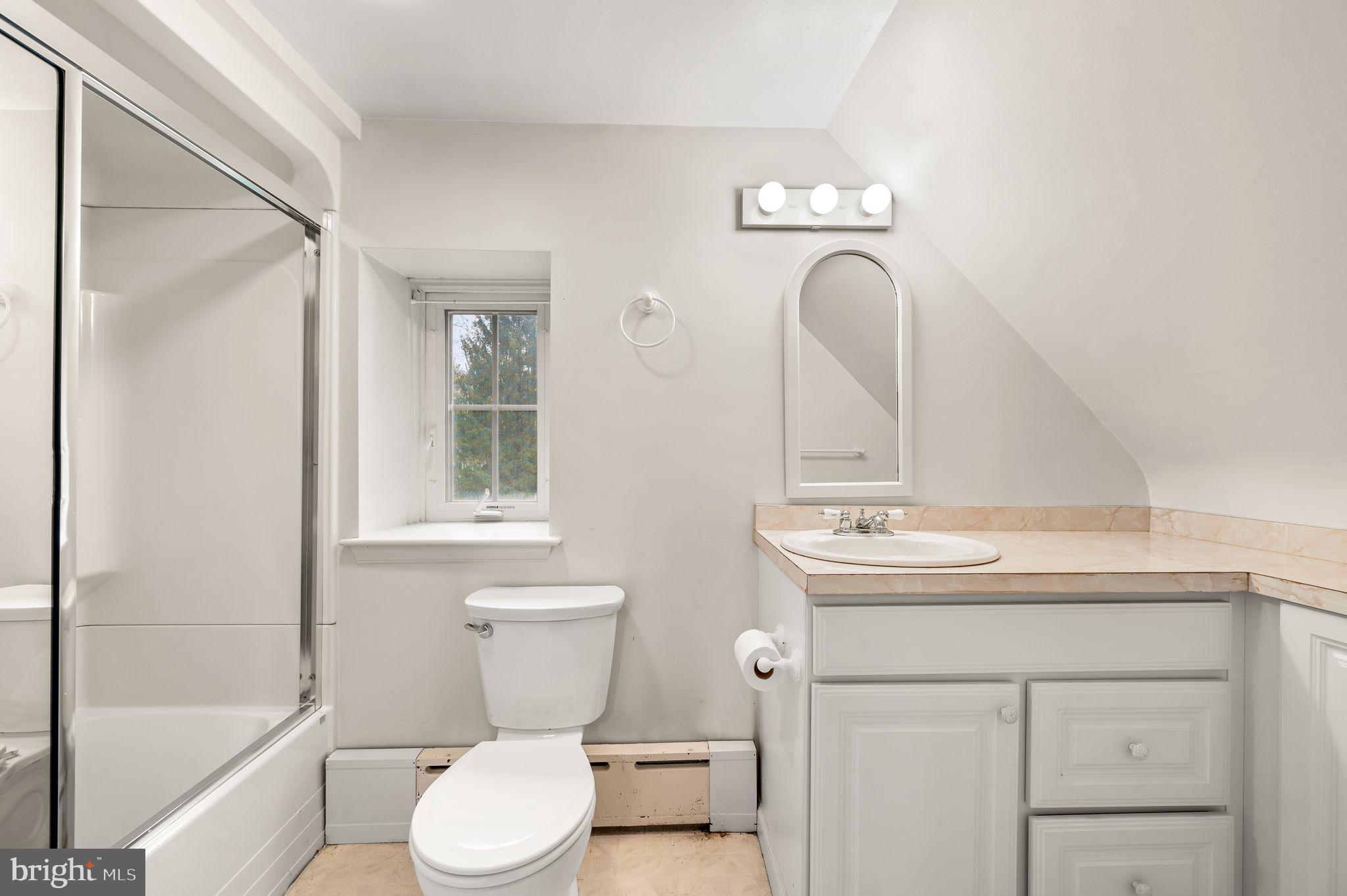 3 Crest Lane Swarthmore, PA 19081 - Photo 31 of 33 Bedroom 3 en-suite bathroom