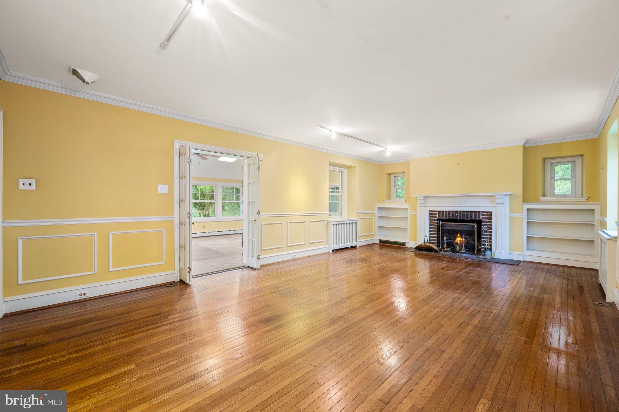 3 Crest Lane Swarthmore, PA 19081 - Photo 6 of 33 Living Room