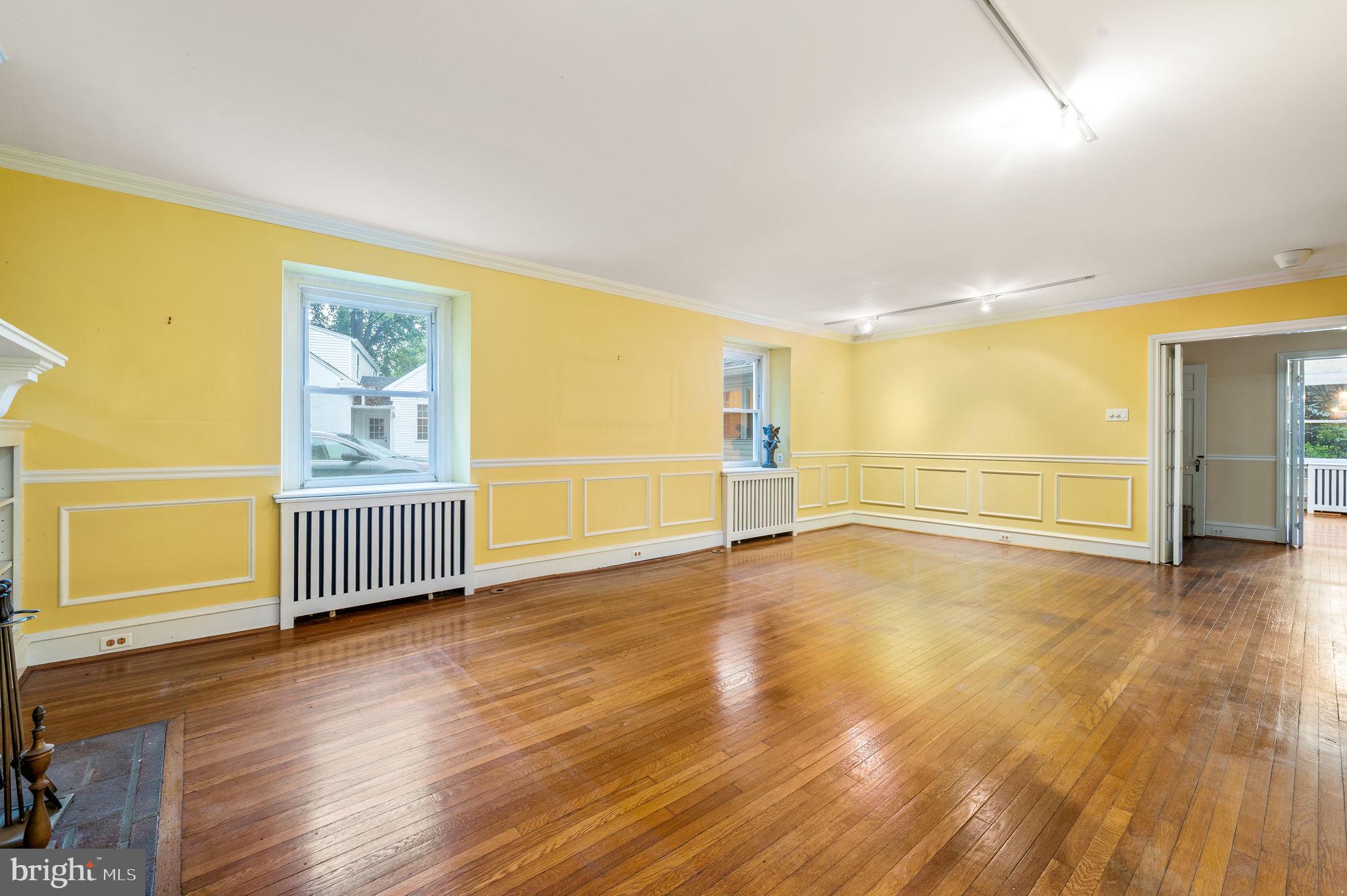 3 Crest Lane Swarthmore, PA 19081 - Photo 7 of 33 Living Room