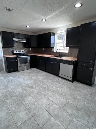 $319,400 | 1156 Deerwood Drive, Canyon Lake, TX 78133