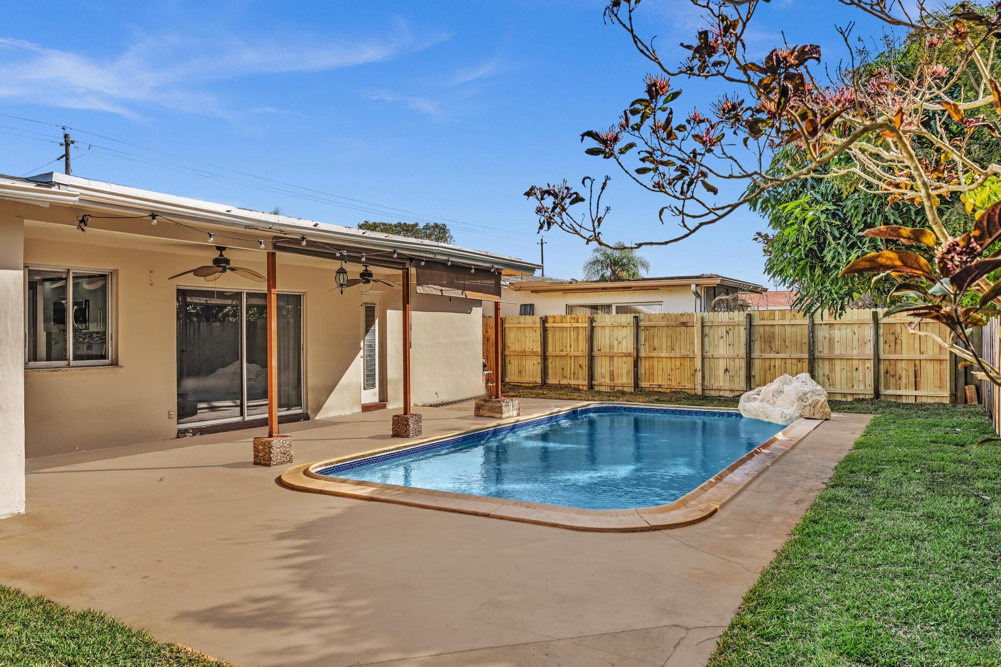 2171 Northwest 84th Way Sunrise, FL 33322 - Photo 2 of 40 FPP00556