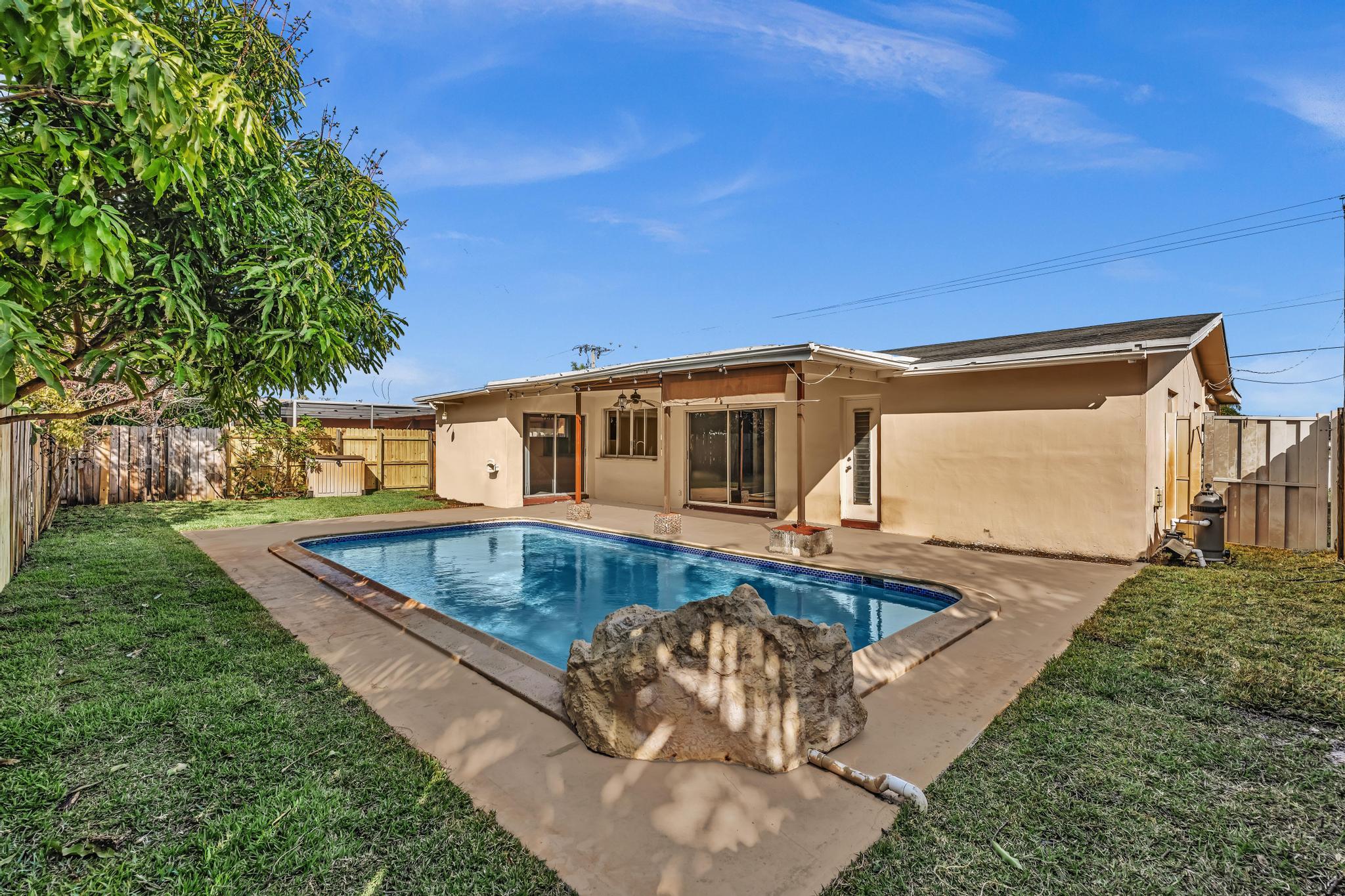 2171 Northwest 84th Way Sunrise, FL 33322 - Photo 33 of 40 FPP00566