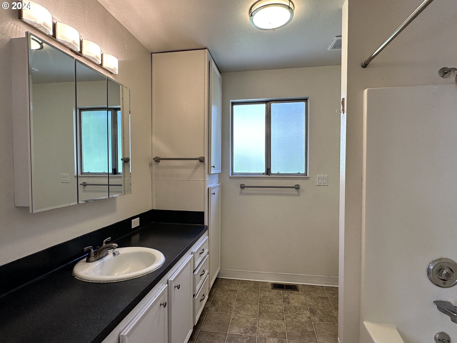 5013 Southwest View Point Terrace Portland, OR 97239 - Photo 34 of 44 Bathroom