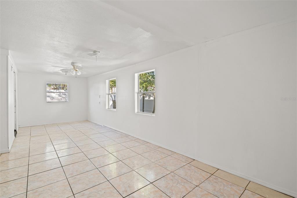 5921 Yorkshire Road Tampa, FL 33634 - Photo 12 of 36