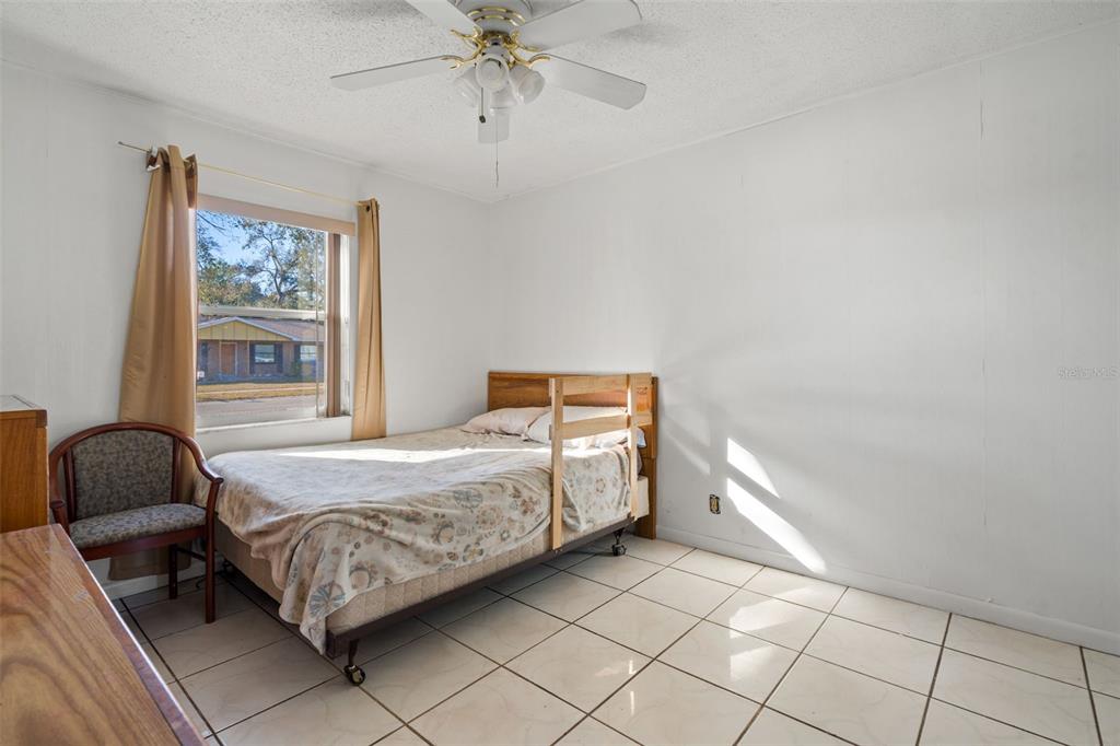 5921 Yorkshire Road Tampa, FL 33634 - Photo 16 of 36