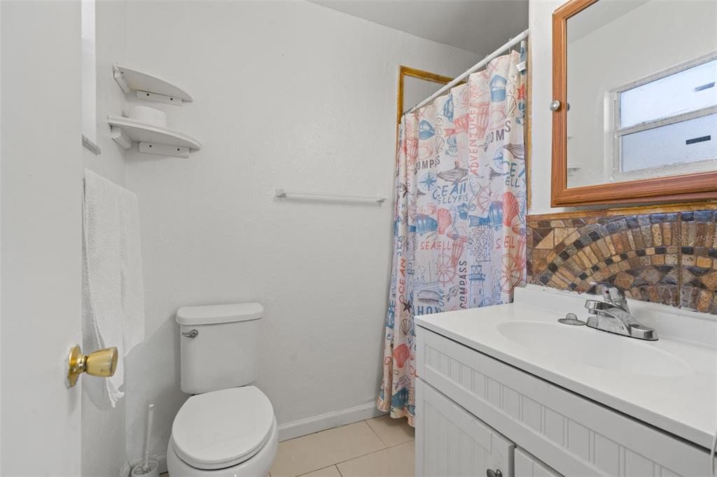 5921 Yorkshire Road Tampa, FL 33634 - Photo 17 of 36