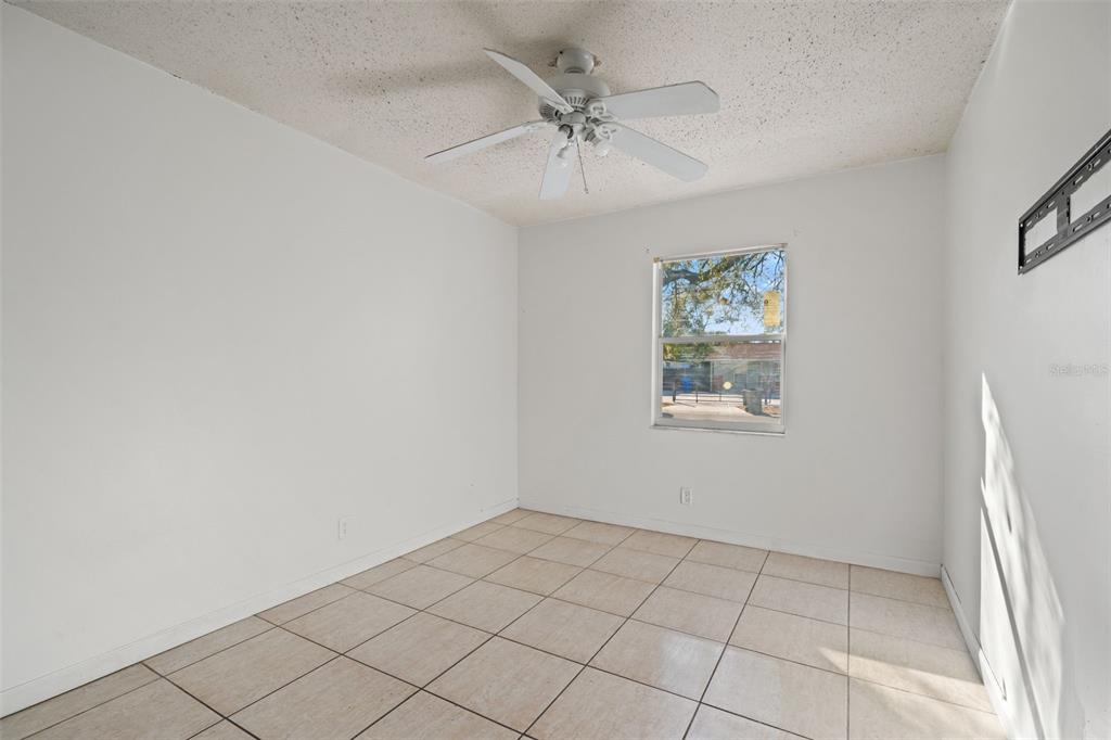 5921 Yorkshire Road Tampa, FL 33634 - Photo 22 of 36