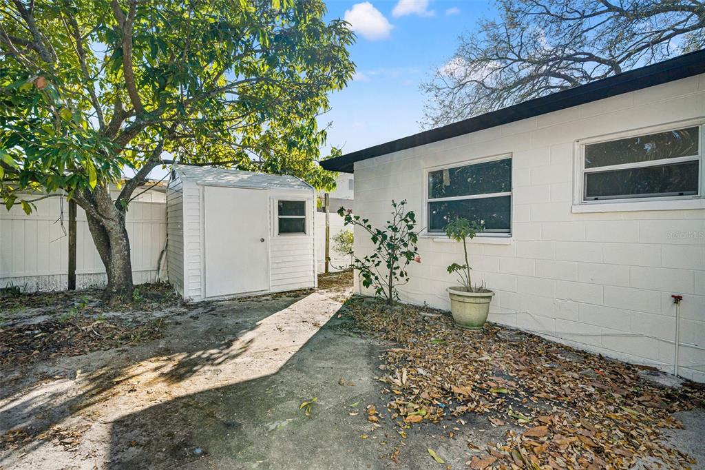 5921 Yorkshire Road Tampa, FL 33634 - Photo 28 of 36