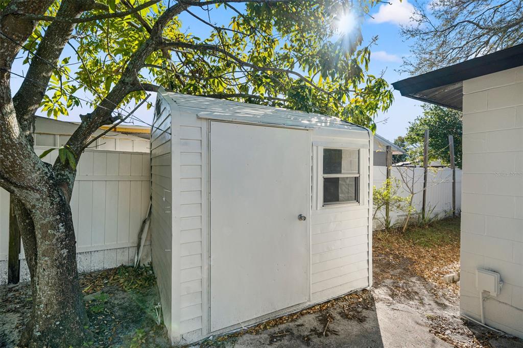 5921 Yorkshire Road Tampa, FL 33634 - Photo 29 of 36