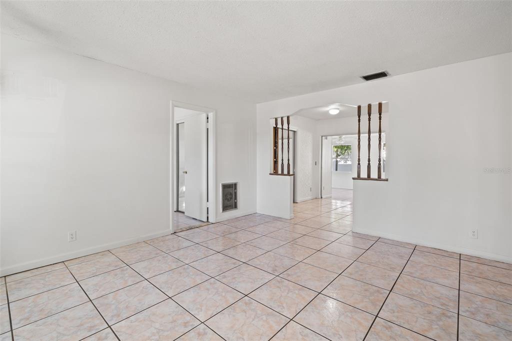 5921 Yorkshire Road Tampa, FL 33634 - Photo 5 of 36