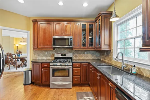 $680,000 | 7025 Hampton Bluff Way, Roswell, GA 30075