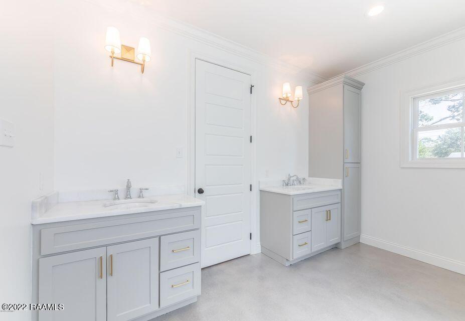 122 Rena Drive, Unit A Lafayette, LA 70503 - Photo 7 of 24 master bath
