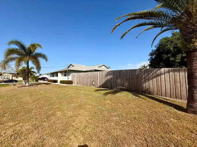 $359,900 | 455 Southeast Cork Road, Port St. Lucie, FL 34984