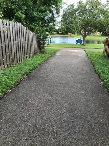 $825,000 | 10135 Southwest 156th Avenue, Miami, FL 33196