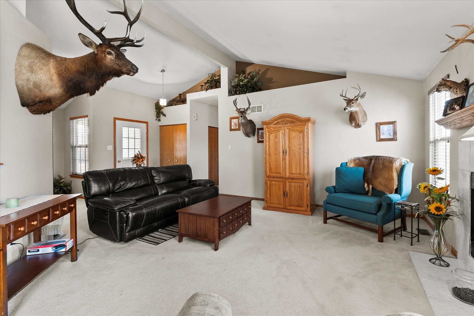 4513 Skylark Lane Plainfield, IL 60586 - Photo 5 of 23 a living room with furniture and a ceiling fan