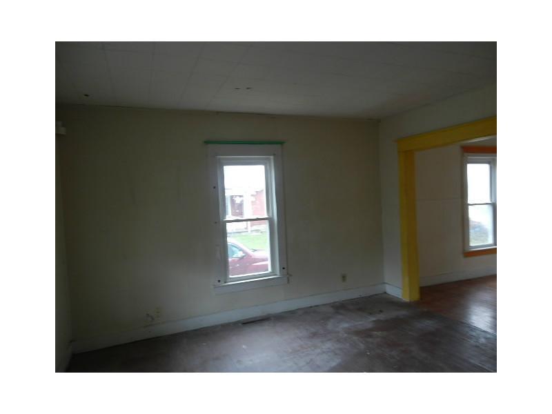 145 West Southern Avenue Springfield, OH 45506 - Photo 2 of 13