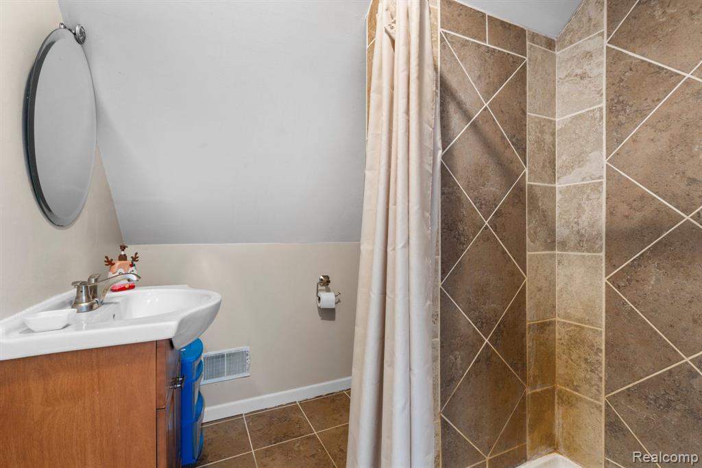 11699 West Iosco Road Webberville, MI 48892 - Photo 25 of 48