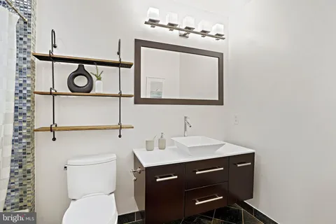 $425,000 | 1300 N Street Northwest, Unit 106, Washington, DC 20005