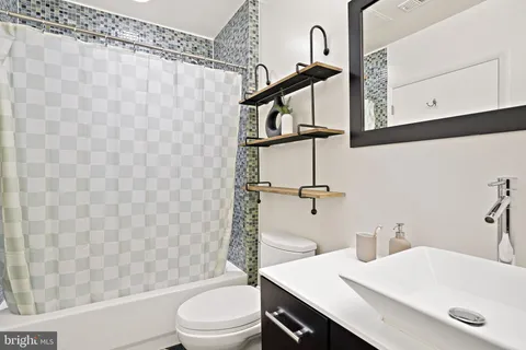 $425,000 | 1300 N Street Northwest, Unit 106, Washington, DC 20005