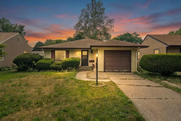 $149,900 | 3226 Latham Street, Rockford, IL 61103