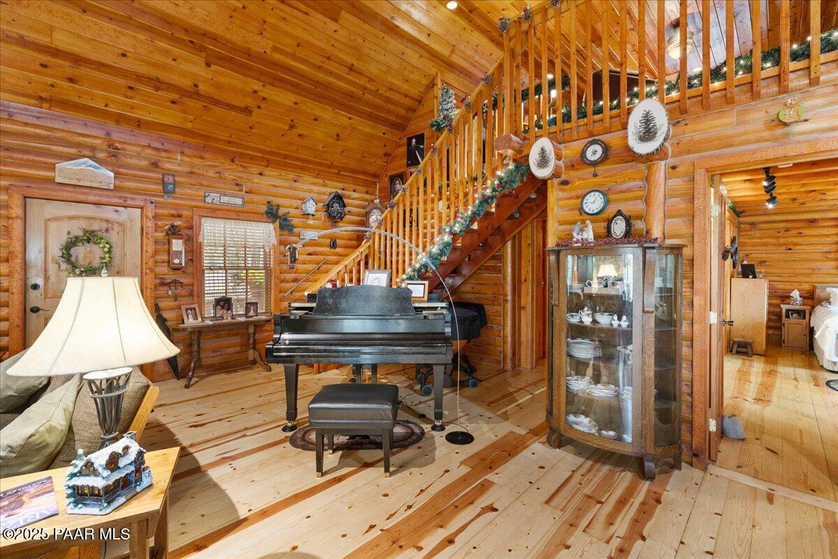 1370 East Pine Ridge Drive Prescott, AZ 86303 - Photo 14 of 32 a living room filled with furniture