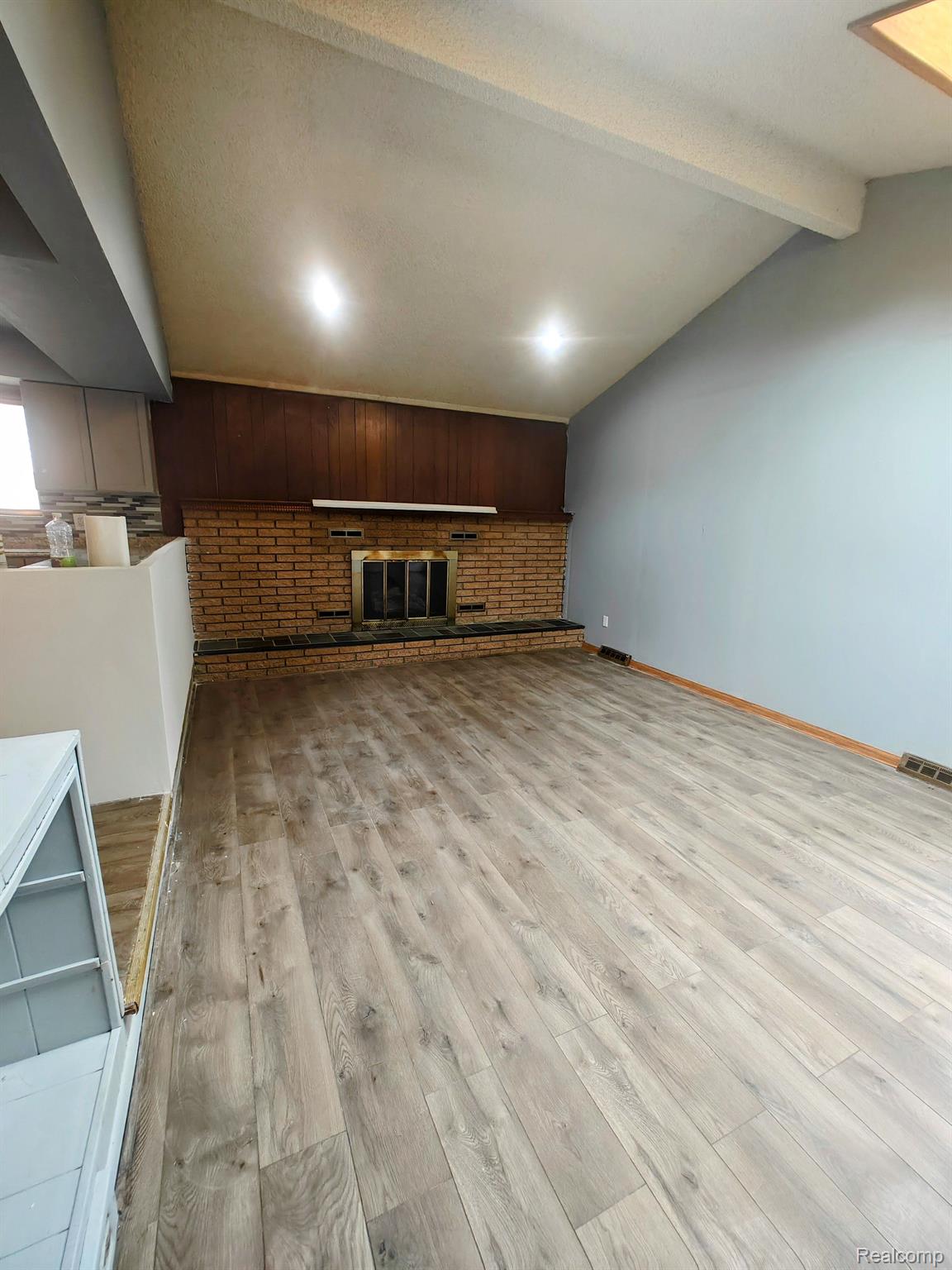 8442 Menge Street Center Line, MI 48015 - Photo 13 of 34 Gallery Image 13