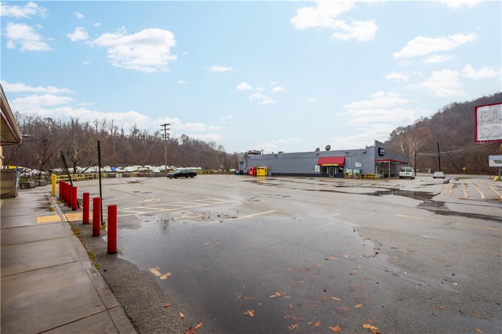 26 Front Street Millsboro, PA 15348 - Photo 4 of 24 a view of city