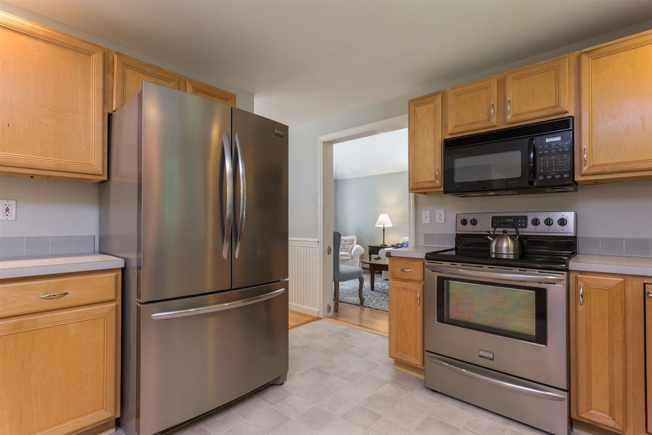 165 Brentwood Road Exeter, NH 03833 - Photo 14 of 35