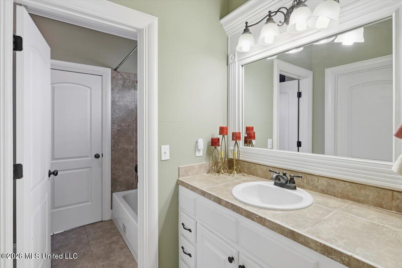 111 Bellemeade Trace Clinton, MS 39056 - Photo 21 of 27 26-111 Bellemeade Trce _ Home Tours MS