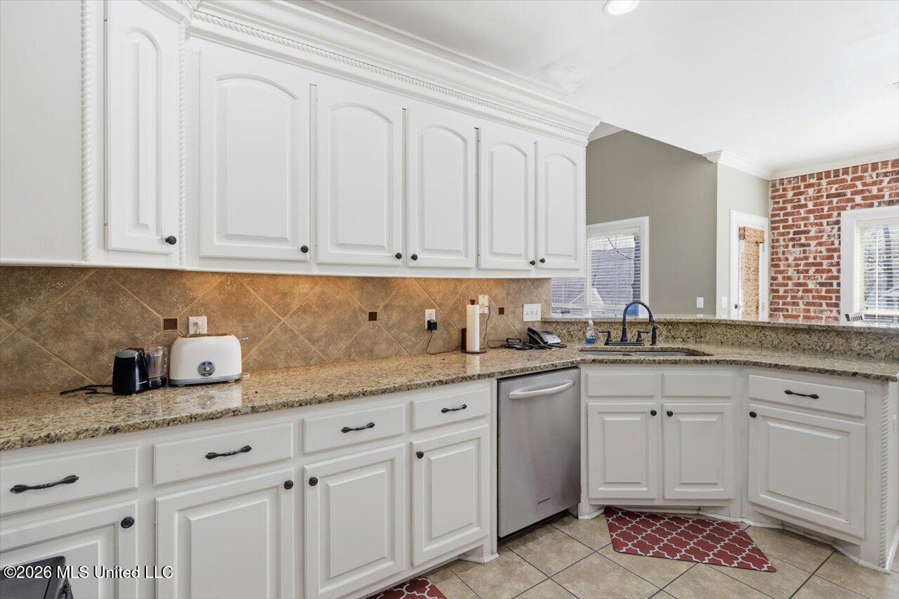 111 Bellemeade Trace Clinton, MS 39056 - Photo 9 of 27 12-111 Bellemeade Trce _ Home Tours MS