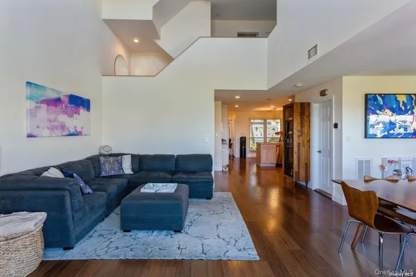 $5,750 | 100 Baker Court, Unit 118, Island Park, NY 11558