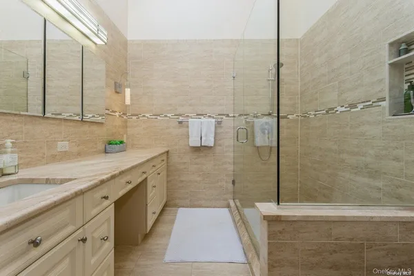 $5,750 | 100 Baker Court, Unit 118, Island Park, NY 11558