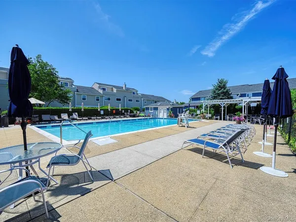 $5,750 | 100 Baker Court, Unit 118, Island Park, NY 11558