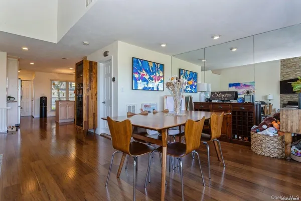 $5,750 | 100 Baker Court, Unit 118, Island Park, NY 11558