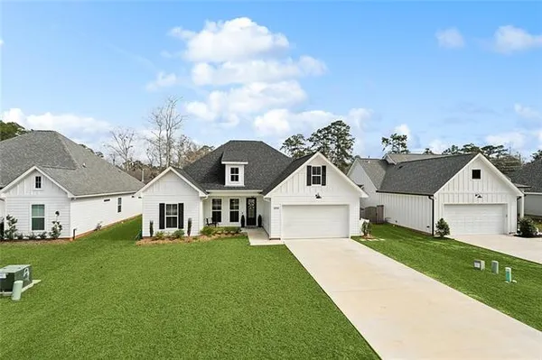 $2,800 | 2313 Cours Carson Street, Mandeville, LA 70448