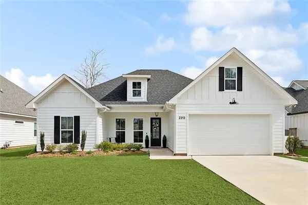 $2,800 | 2313 Cours Carson Street, Mandeville, LA 70448