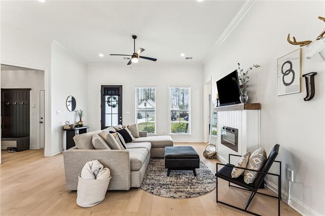 2313 Cours Carson Street Mandeville, LA 70448 - Photo 4 of 24