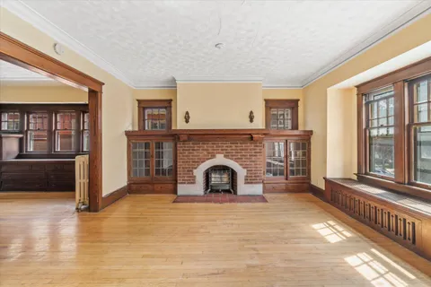 $525,000 | 2960 North Maryland Avenue, Unit 2962, Milwaukee, WI 53211