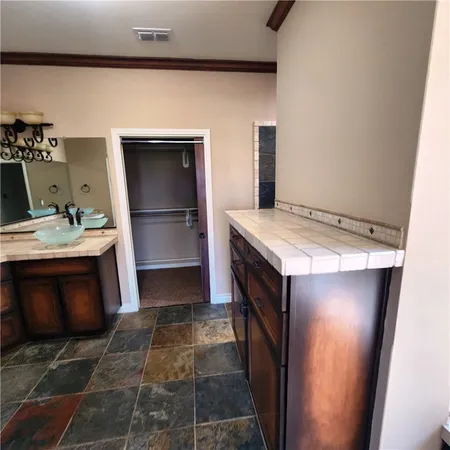 $3,600 | 8417 Lago Vista Drive, Corpus Christi, TX 78414