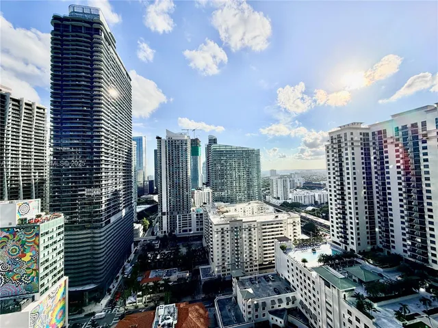 $6,100 | 45 Southwest 9th Street, Unit 2606, Miami, FL 33130