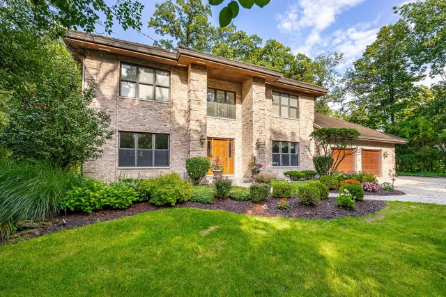 $1,600,000 | 5454 Lee Avenue, Downers Grove, IL 60515