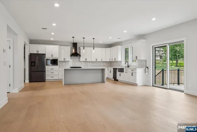 $1,169,000 | 11 Eagles Nest Terrace, West Milford, NJ 07480