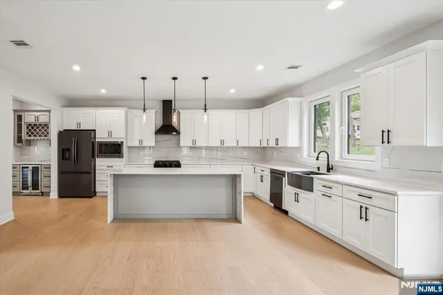 $1,169,000 | 11 Eagles Nest Terrace, West Milford, NJ 07480