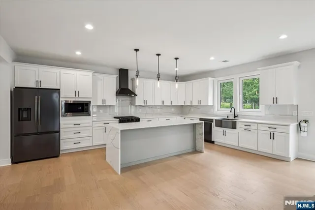 $1,169,000 | 11 Eagles Nest Terrace, West Milford, NJ 07480