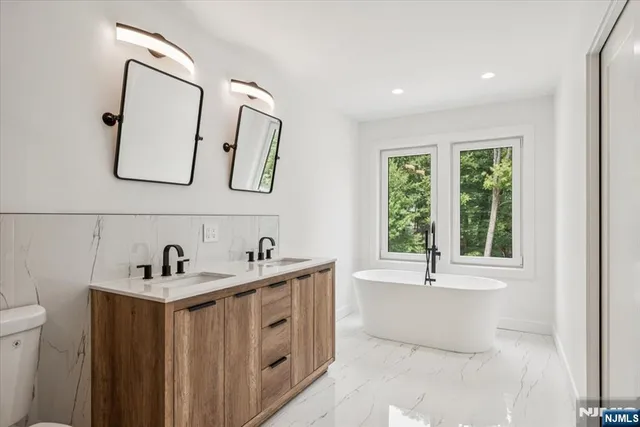 $1,169,000 | 11 Eagles Nest Terrace, West Milford, NJ 07480