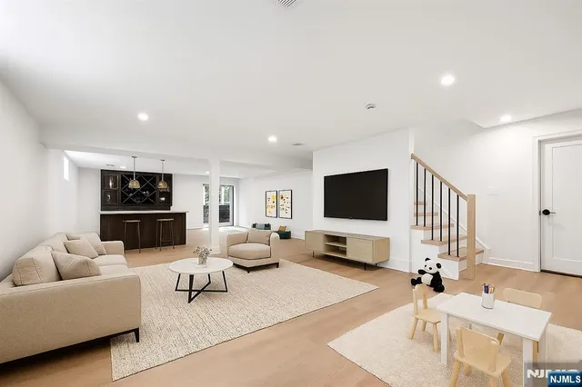 $1,169,000 | 11 Eagles Nest Terrace, West Milford, NJ 07480