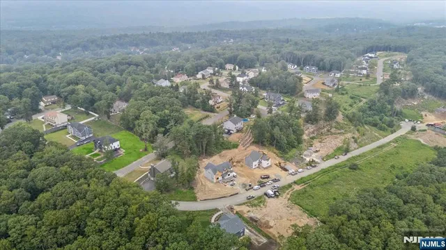 $1,169,000 | 11 Eagles Nest Terrace, West Milford, NJ 07480