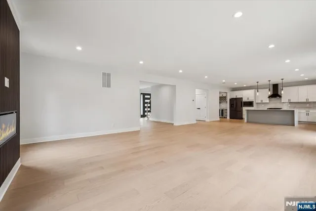 $1,169,000 | 11 Eagles Nest Terrace, West Milford, NJ 07480